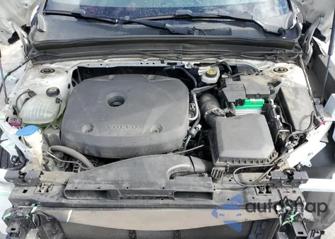 2019 Volvo Xc40 T5 Momentum z USA, uszkodzony, nr VIN YV4162XZ0K2004752